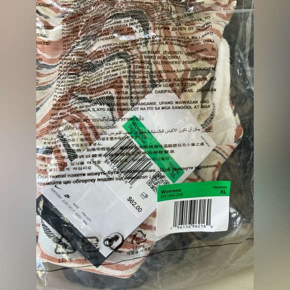 NWT Nike DX1564-146 Yoga Dri-Fit Luxe Tank XL - Picture 8 of 8